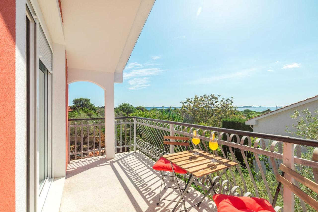 Villa Polion เปโรย ภายนอก รูปภาพ