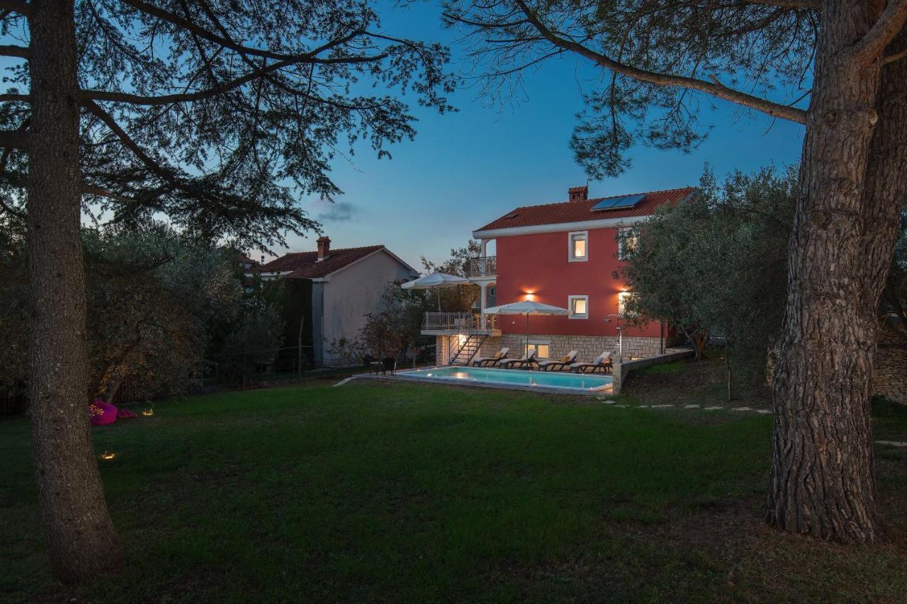 Villa Polion เปโรย ภายนอก รูปภาพ