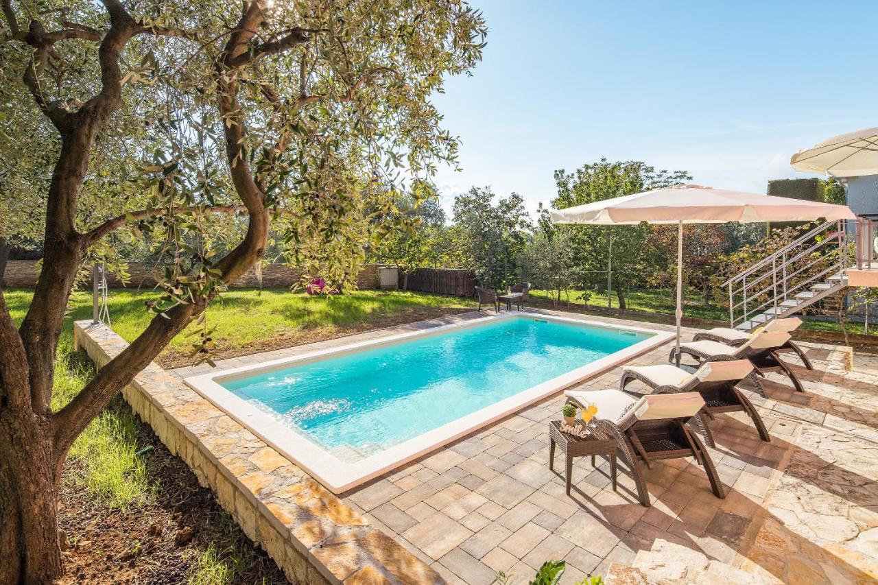 Villa Polion เปโรย ภายนอก รูปภาพ